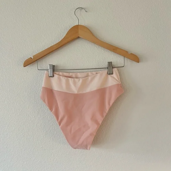 Tularosa Mack Bottom in Coral & Blush